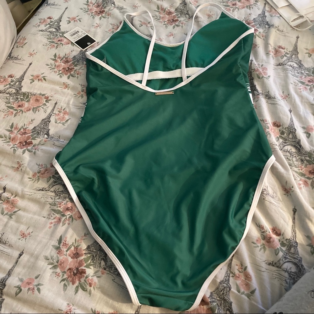 🩱Swimsuit 🩱 - Picture 5 of 6